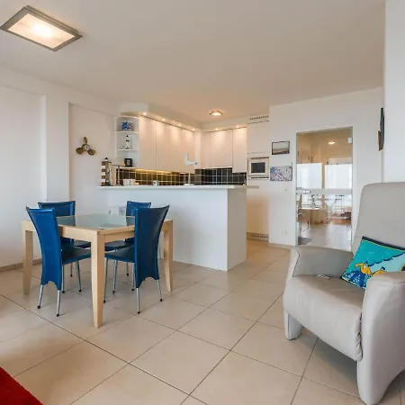 In With Stunning Sea View Coxyde
